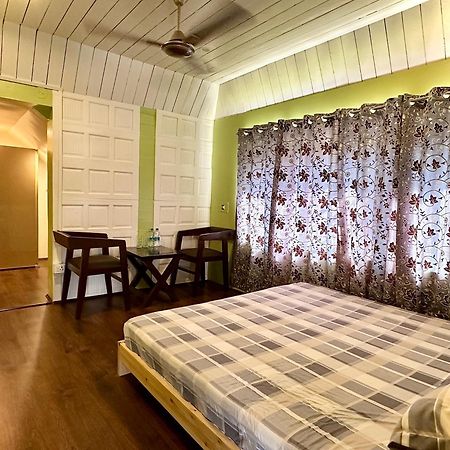 The Chinar Retreat Hut Otel Srīnagar Dış mekan fotoğraf