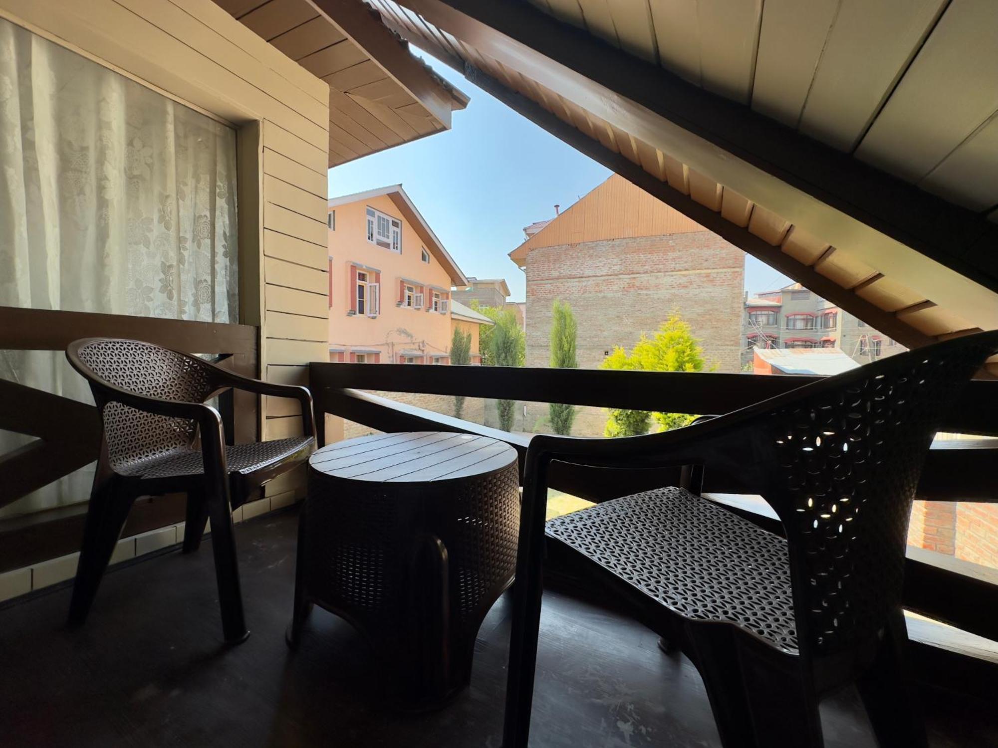 The Chinar Retreat Hut Otel Srīnagar Dış mekan fotoğraf